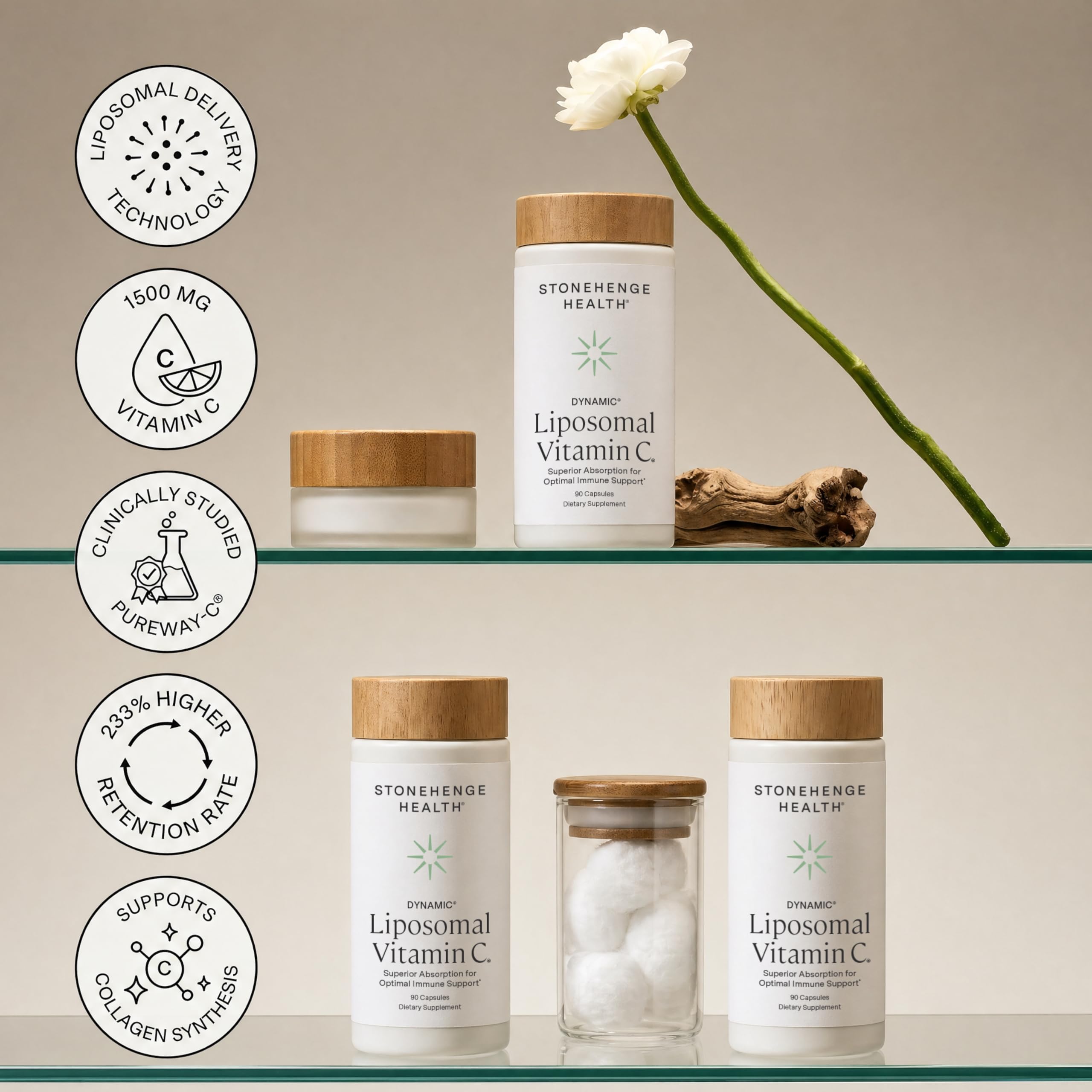 Stonehenge Health cápsulas siendo tomadas con un vaso de agua para uso práctico