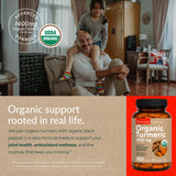 Granos de pimienta negra orgánica y tableta Sunergetic destacando absorción