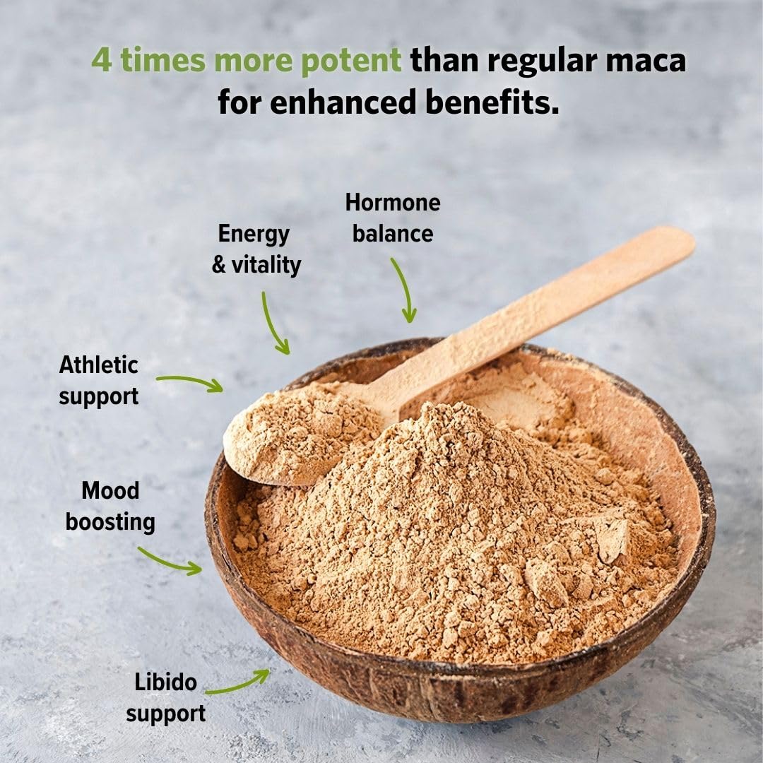 Sunfood Superfoods bolsa 8 oz al lado de una mano, tamaño real