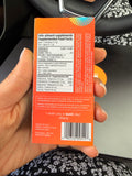 SUNII ENERGY GUM chicle en mano mostrando tamaño práctico y fácil transporte