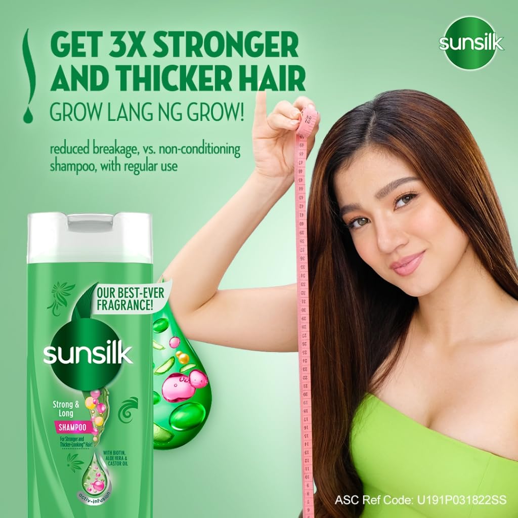 Sunsilk en uso en ducha demostrando aplicación y facilidad de enjuague