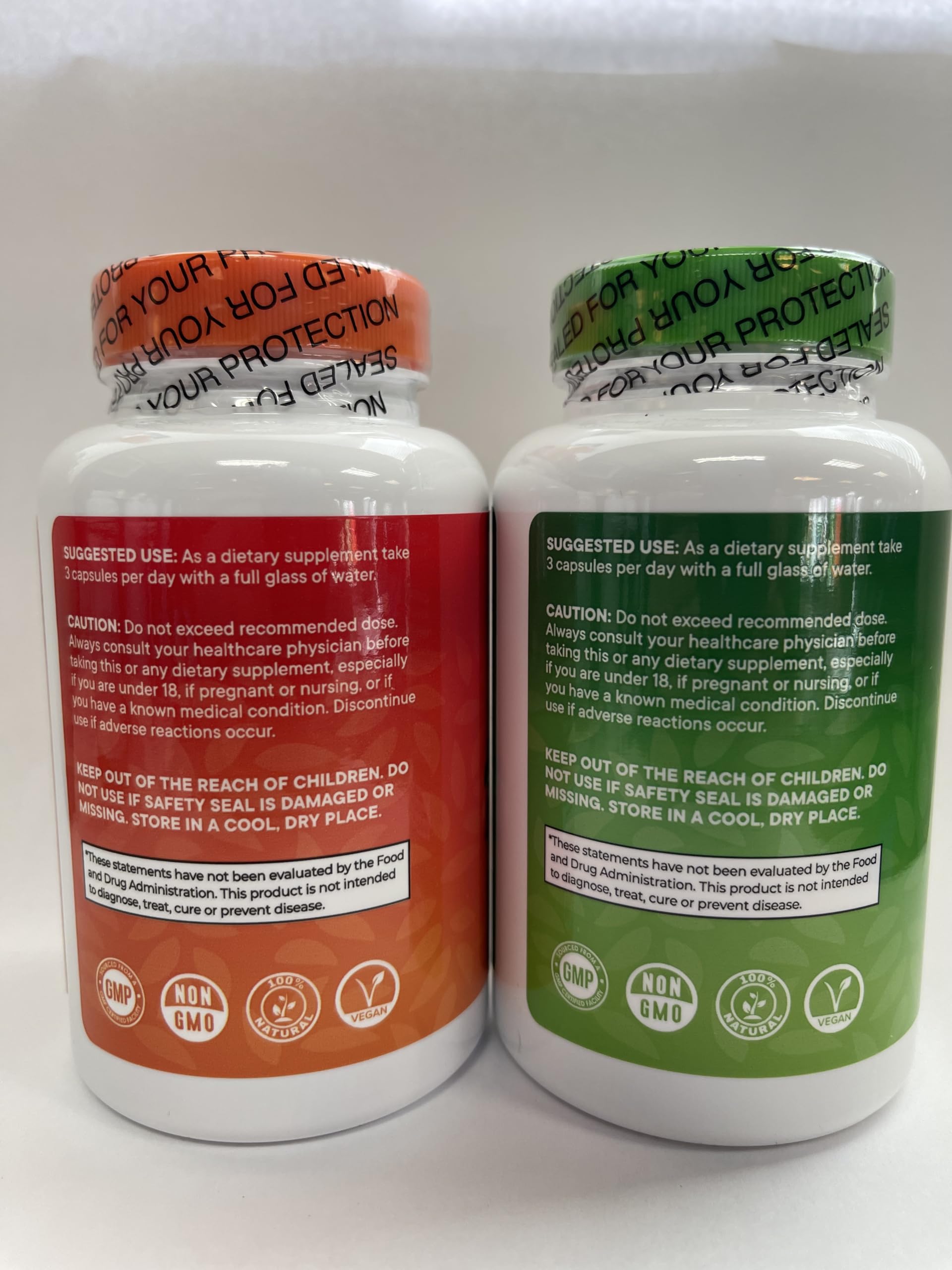 Superfood MD cápsulas en mesa de desayuno para uso diario