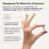Suppgrade Labs tamaño comparado con mano, dosificación visible