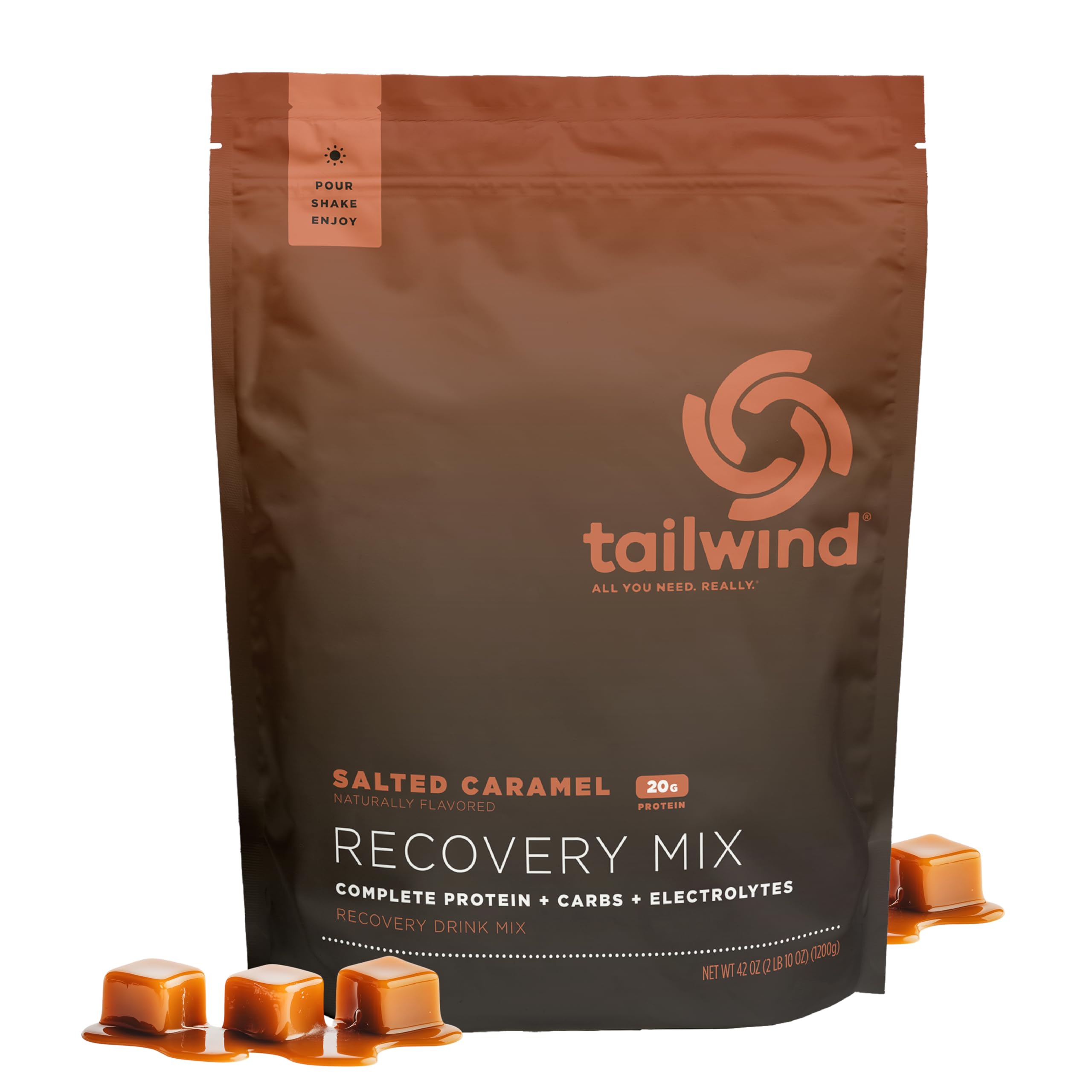 Atleta tomando Tailwind Recovery después de entrenar, Tailwind apoya la recuperación