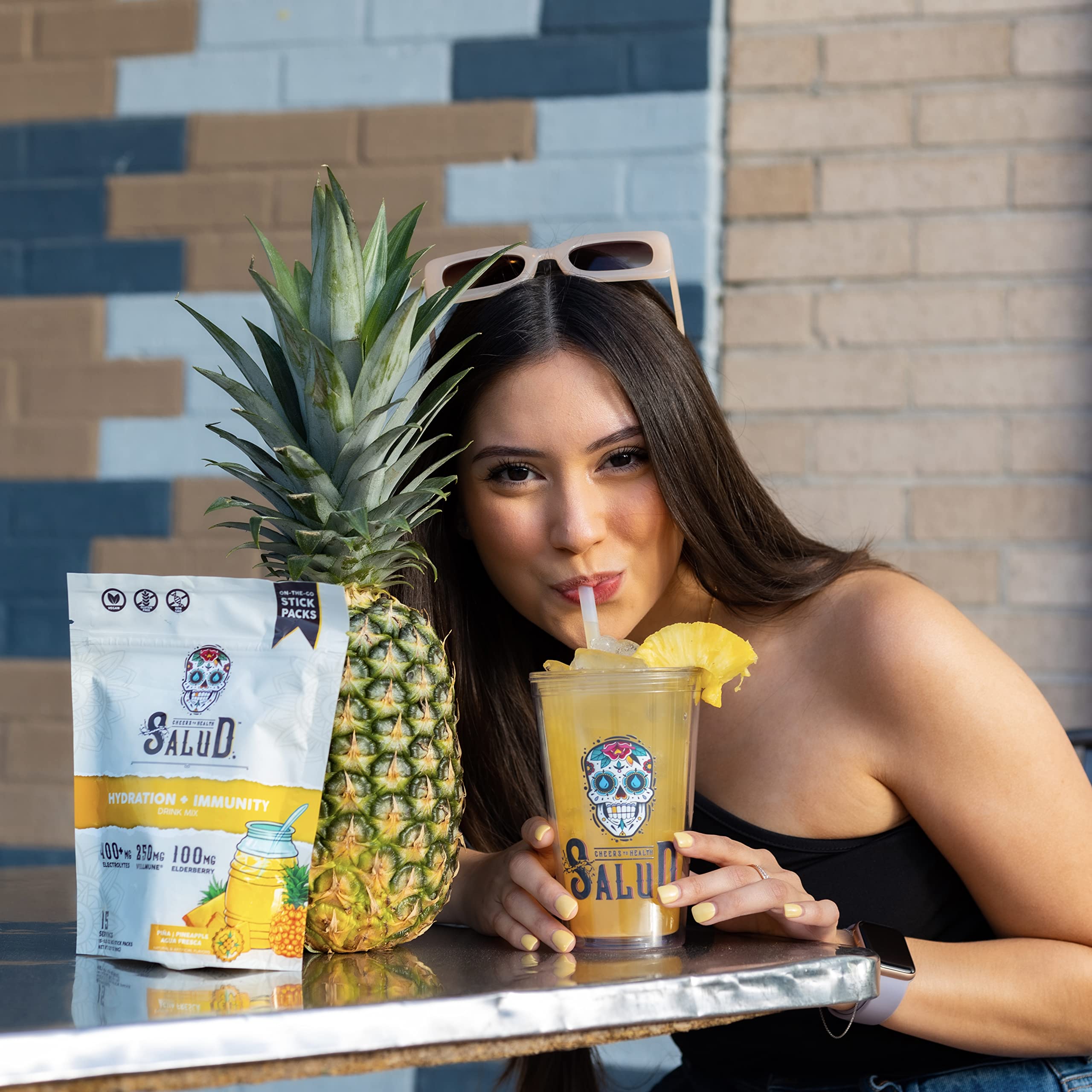 Taste Salud uso en gimnasio con botella, mezcla ideal para entrenamientos