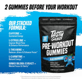 TASTY GAINS persona tomando gomita en gimnasio para energía