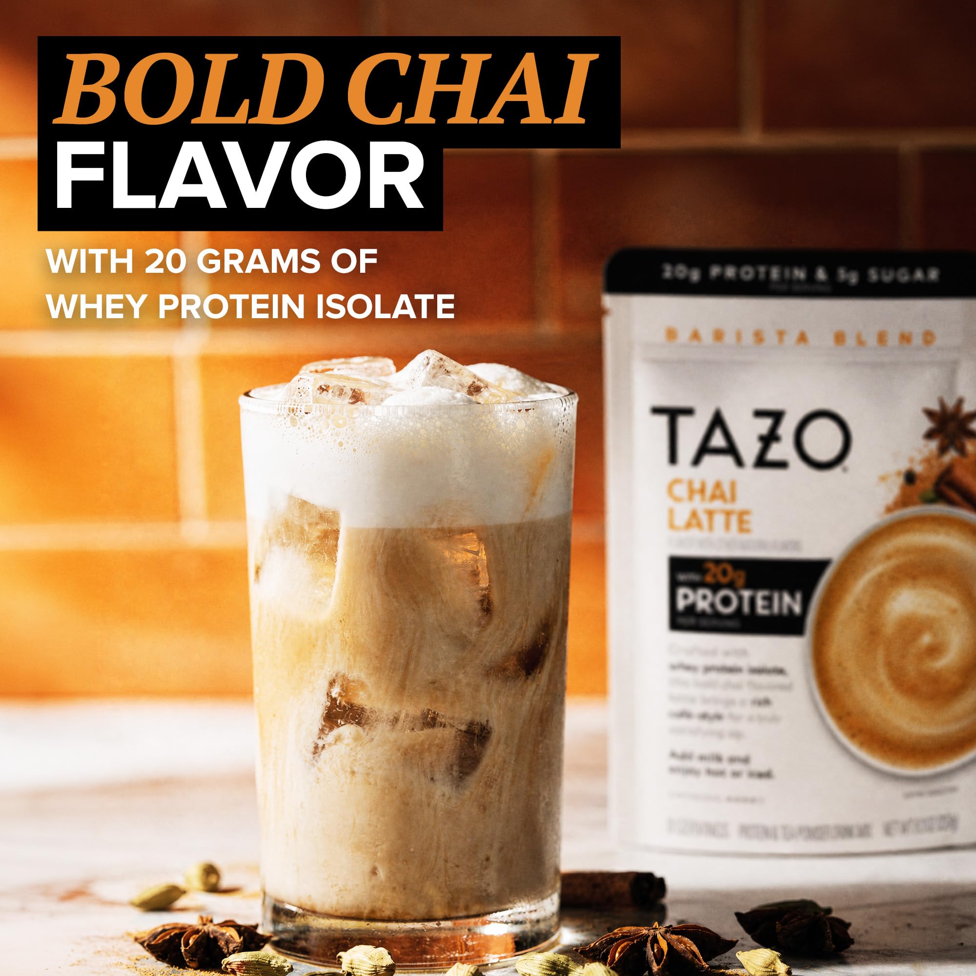 TAZO latte preparado cremoso en vaso, sabor chai y proteína
