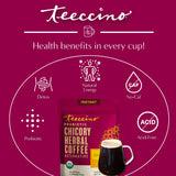Teeccino verter en taza mostrando preparación rápida caliente o fría