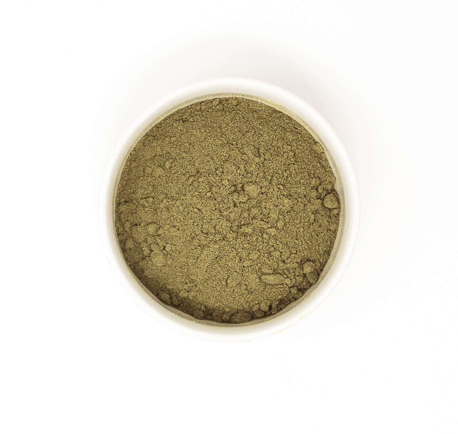 Terrasoul Superfoods polvo de noni mezclado en batido verde para aporte nutritivo