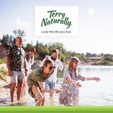 Terry Naturally Red Sage Plus en ambiente lifestyle sobre mesa saludable sugeriendo bienestar