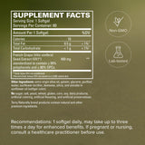 Terry Naturally softgels en mano para apreciar tamaño y dosificación