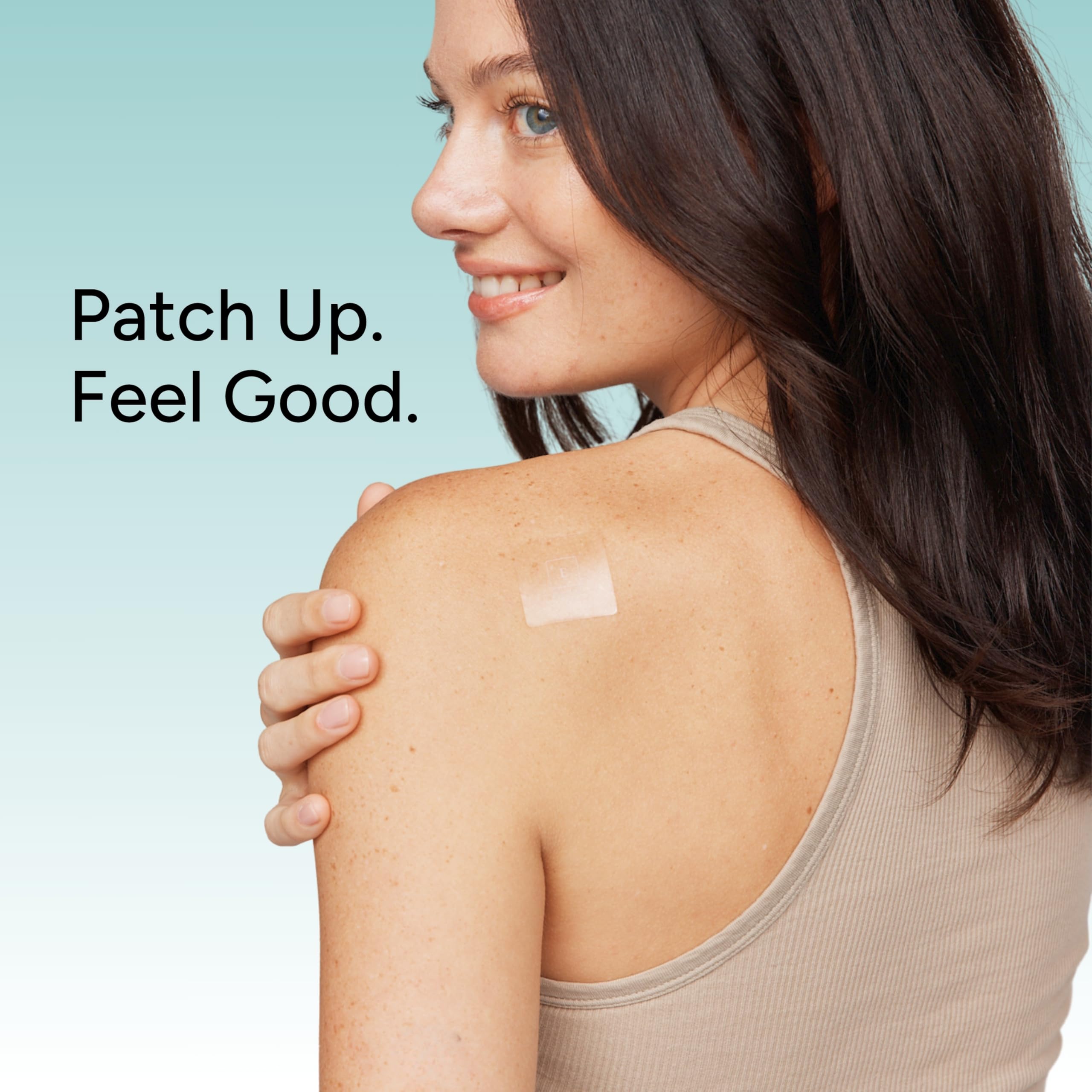 The Patch Remedy parche en mano para mostrar tamaño real y escala