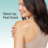 The Patch Remedy parche en mano para mostrar tamaño real y escala