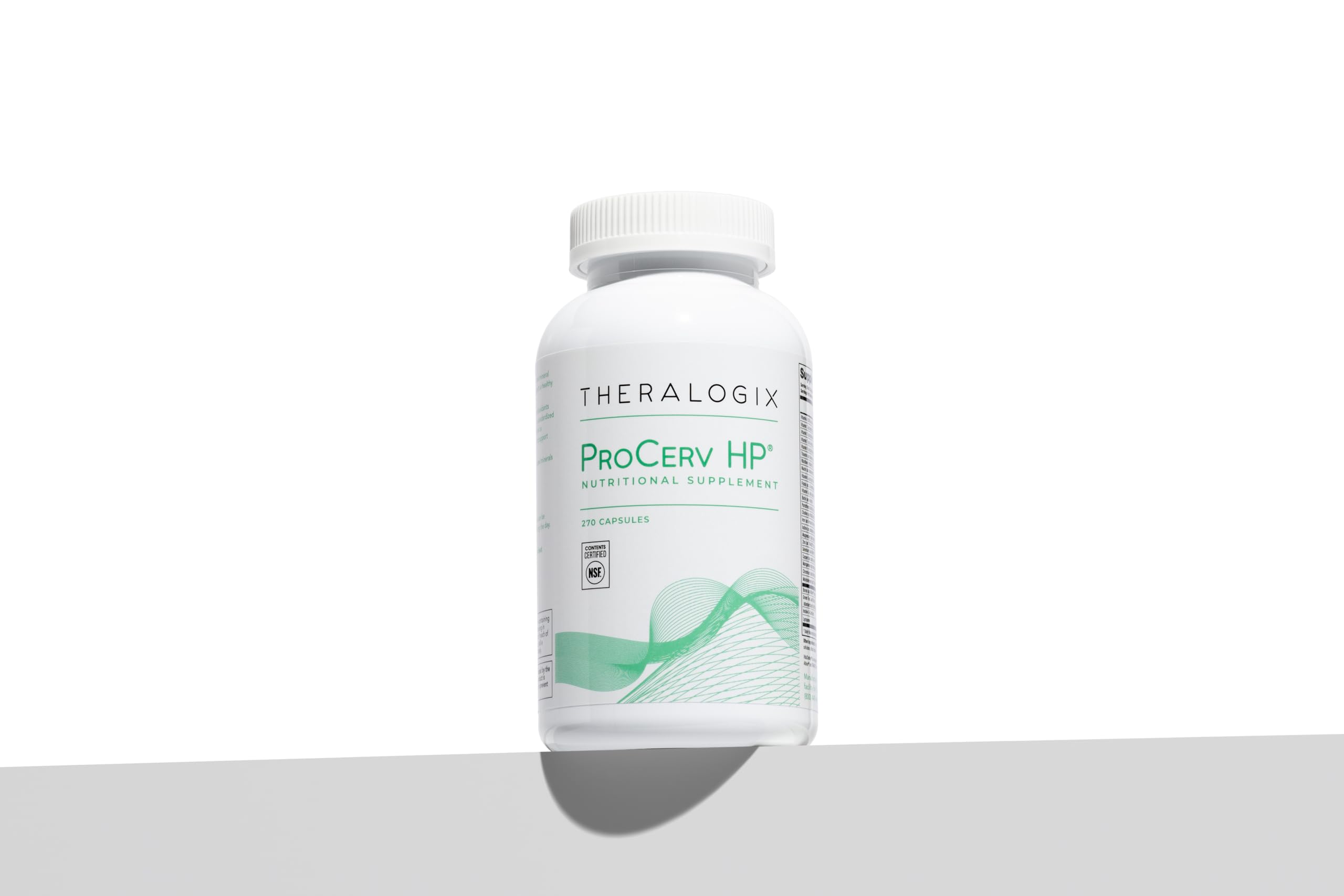 Theralogix ProCerv HP cápsulas junto a un vaso de agua en rutina matutina
