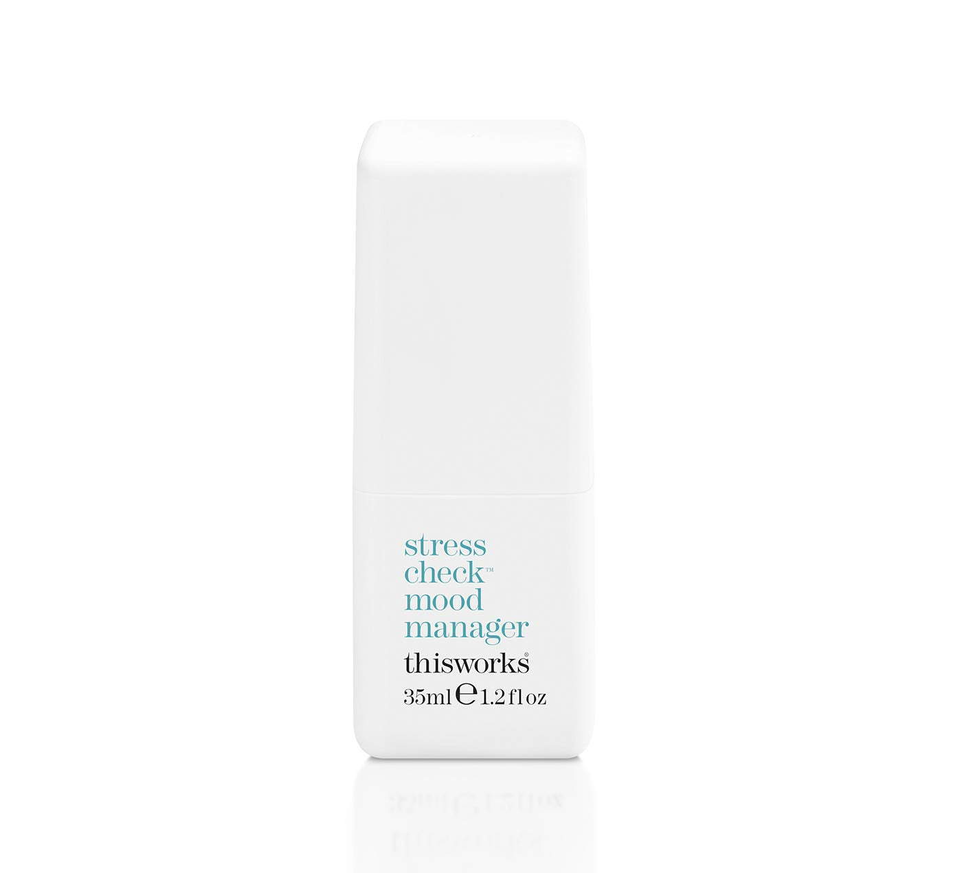 thisworks spray frontal botella 35 ml mostrando diseño yportabilidad