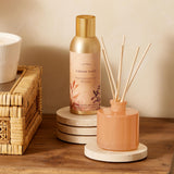 Thymes Sienna Sage etiqueta legible con notas aromáticas y beneficios