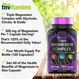 tnvitamins cápsula sostenida en mano para visualizar tamaño y dosis