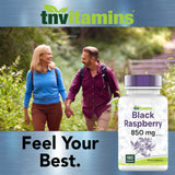 tnvitamins cápsulas en la mano demostrando tamaño y dosis práctica