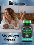tnvitamins suplemento junto a almohada sugiriendo apoyo para la relajación nocturna