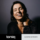 Toniiq botella en cocina estilo de vida que inspira uso diario