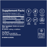 Trace Minerals botella sobre la mesa de cocina en rutina diaria de suplementos