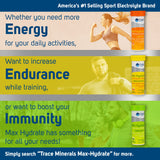 Atleta bebiendo Trace Minerals durante entrenamiento para reponer electrolitos y energía