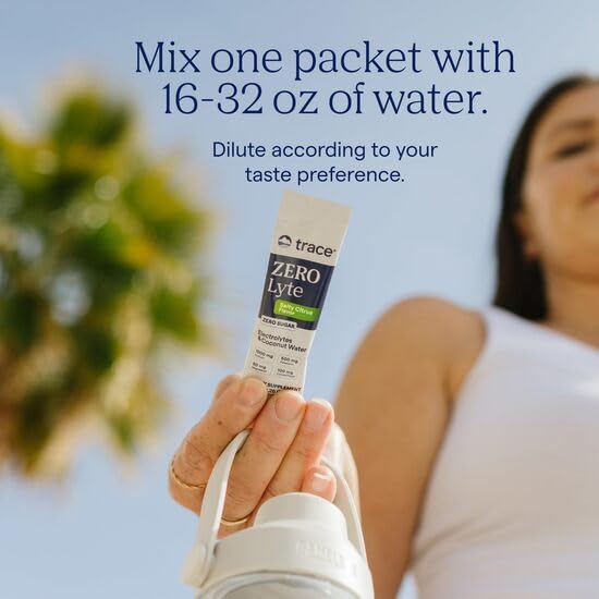 Trace Minerals atleta bebiendo de botella mezcladora tras entrenamiento para recuperación