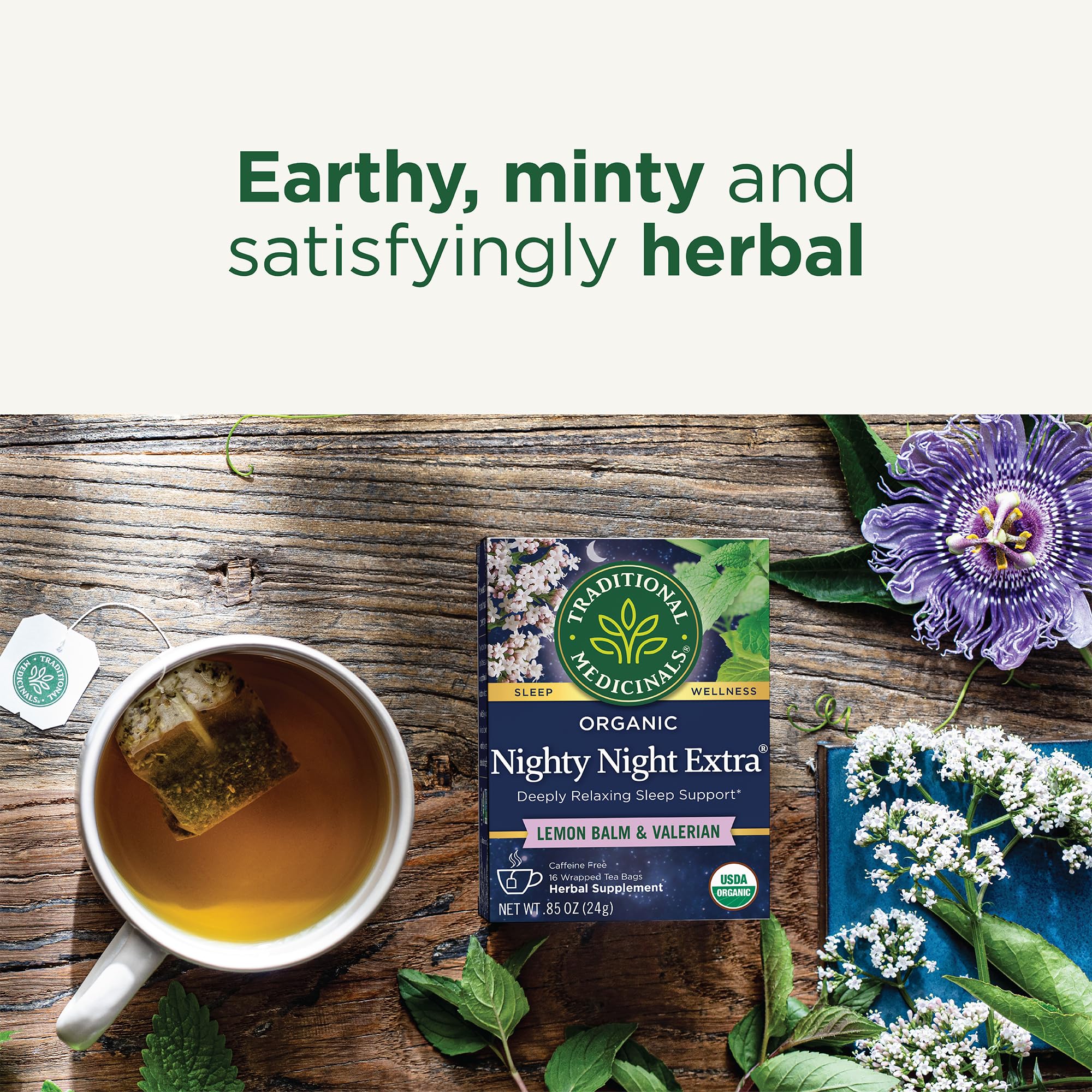 Traditional Medicinals primer plano de hojas y raíz, muestra ingredientes orgánicos