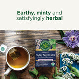 Traditional Medicinals primer plano de hojas y raíz, muestra ingredientes orgánicos