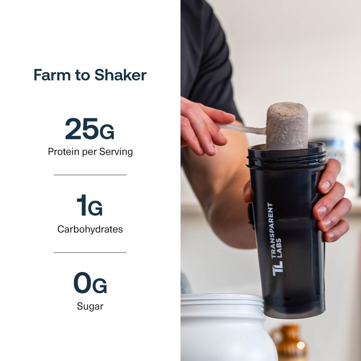 Transparent Labs cucharada medidora con polvo, facilita control de porciones exactas
