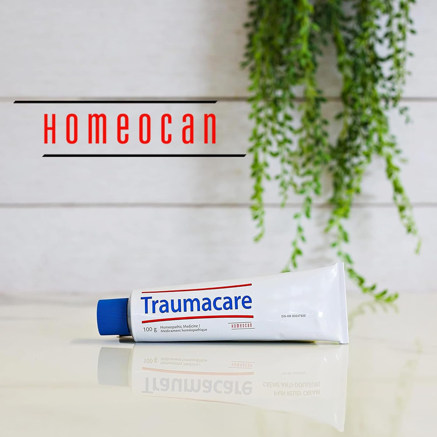 Traumacare crema etiqueta con ingredientes naturales visibles