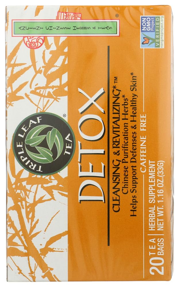 Triple Leaf Tea taza con infusión humeante y burbujas, bebida reconfortante