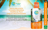Botella Tropical Oasis junto a objetos cotidianos para comparar tamaño