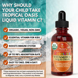 Tropical Oasis niño recibiendo gota fácil y sabrosa para padres