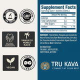 TRU KAVA polvo en cuchara mostrando consistencia y control de dosis