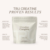 TRU Supplements creatine primer plano del polvo micronizado, textura fina para mejor disolución