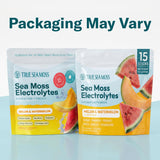 TrueSeaMoss producto en ambiente veraniego con fruta, sabor refrescante