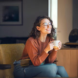 Tu Salud Plus taza con infusión azul intensa, beneficio visual relajante
