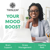 TWINLEAF NUTRITION cápsula junto a moneda para comparar tamaño y facilidad de ingerir