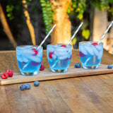 vaso con Ultima Replenisher mezclado y hielo mostrando hidratación instantánea