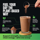 VEDGE batido cremoso servido en vaso, proteína vegana lista para consumir