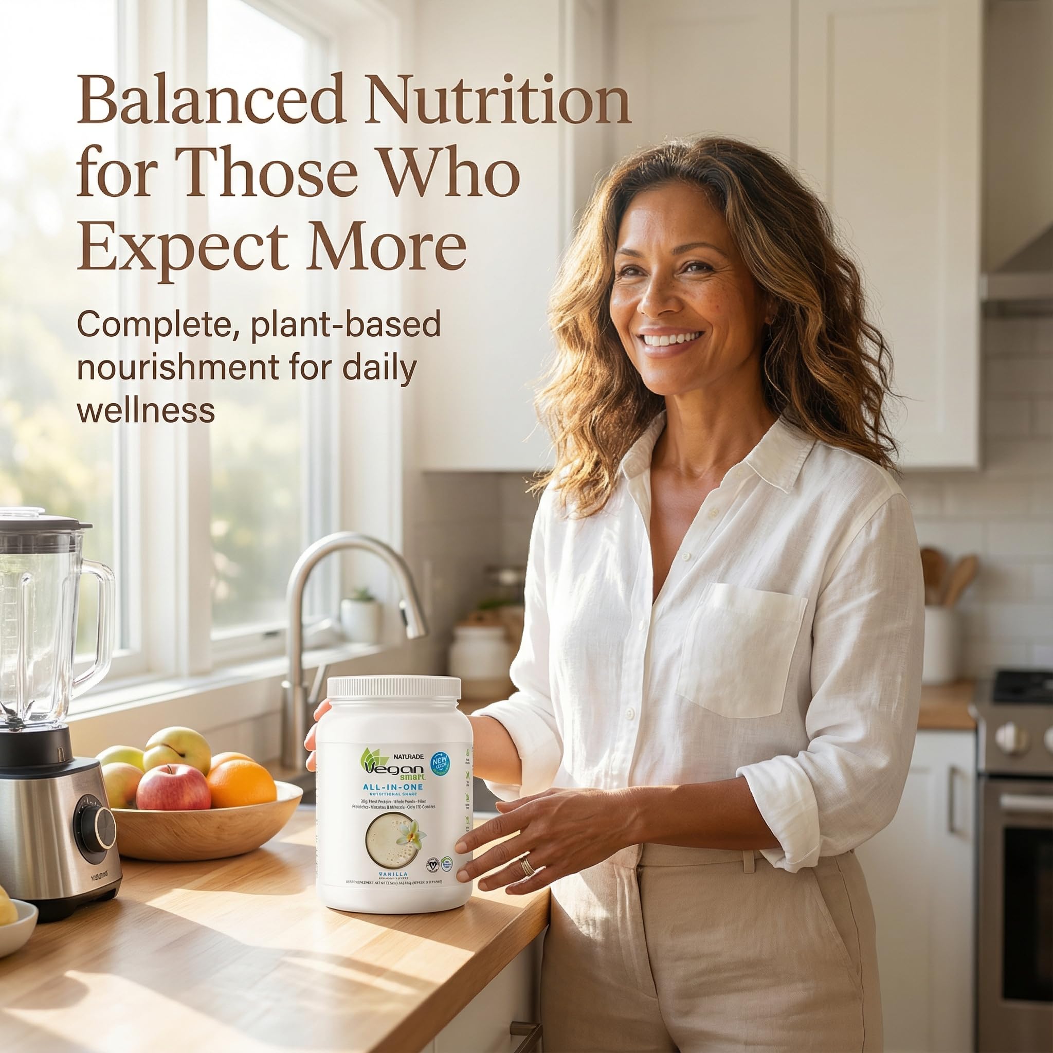Batido Vegansmart Naturade listo en vaso, demostrando conveniencia y sabor vainilla