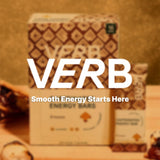 Verb barra S'mores en mesa de café sugiriendo energía antes del trabajo