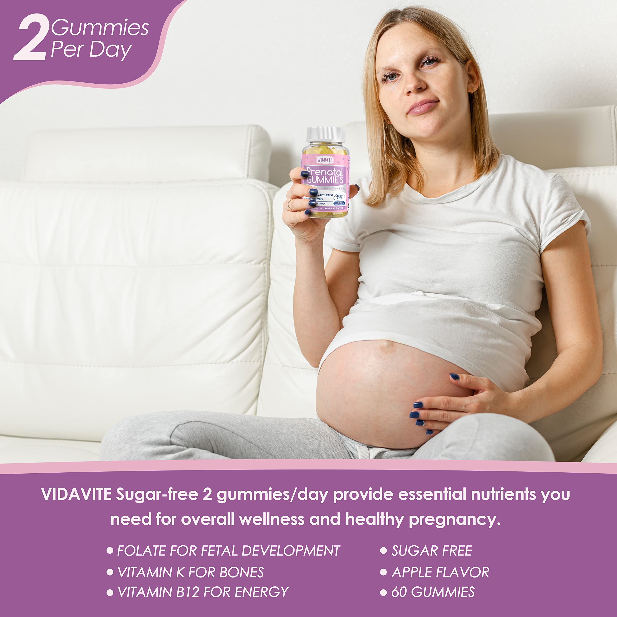 VIDAVITE mujer tomando gomita, facilidad de uso y adherencia diaria