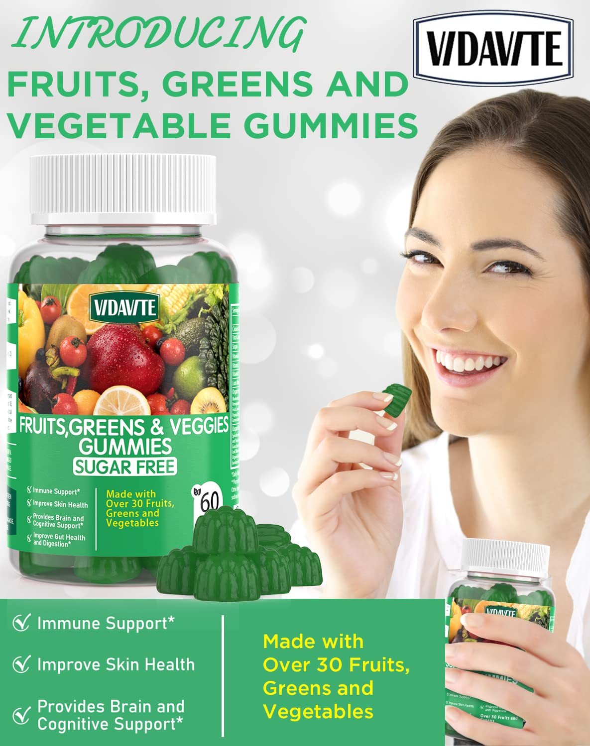 VIDAVITE adolescente y adulto sonrientes usando las gomitas