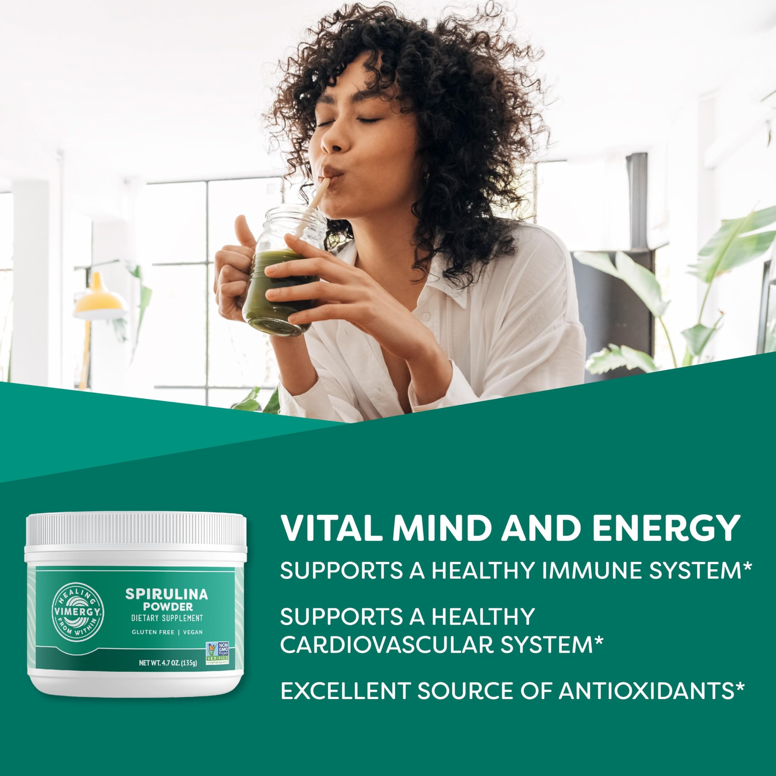 Vimergy spirulina textura en polvo primer plano que ilustra su fácil disolución