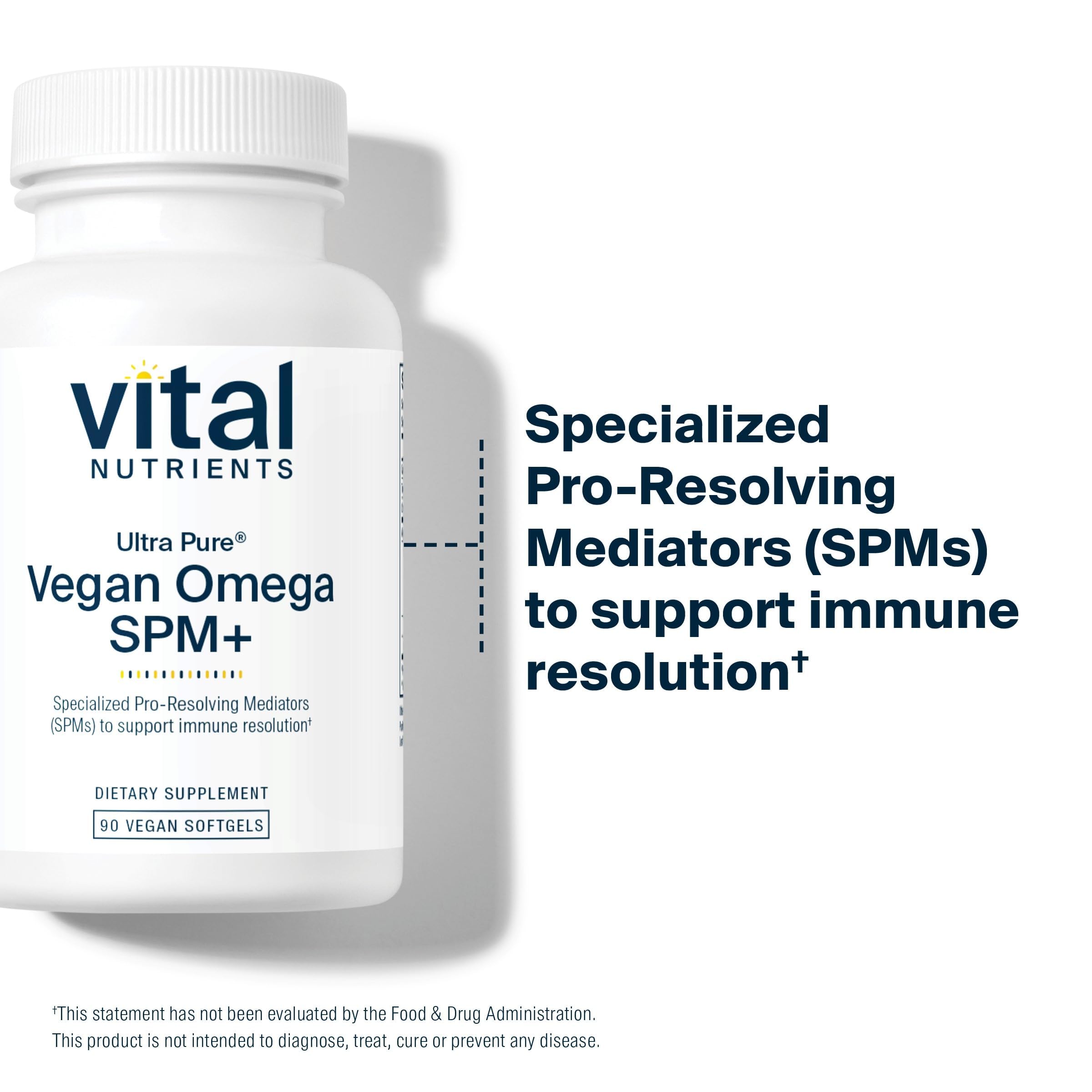 Vital Nutrients cápsula en mano que ilustra el tamaño reducido y facilidad
