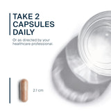 Vital Nutrients cápsula en mano que muestra tamaño y dosificación