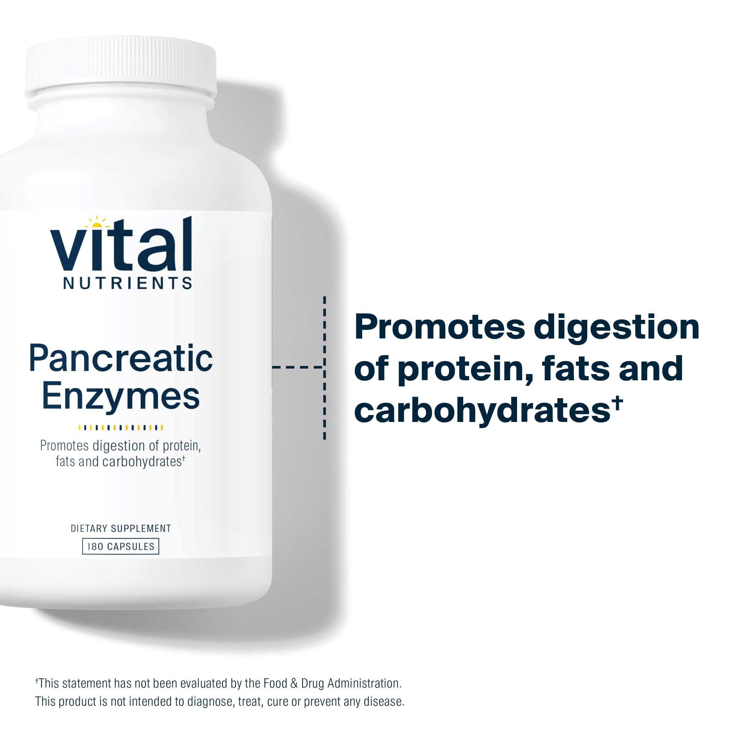 Vital Nutrients cápsula en mano para comparar tamaño y comodidad al tragar