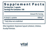 Vital Nutrients cápsula en mano indicando facilidad de uso diario